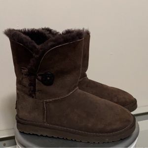 Bailey Button Size 3 youth Uggs